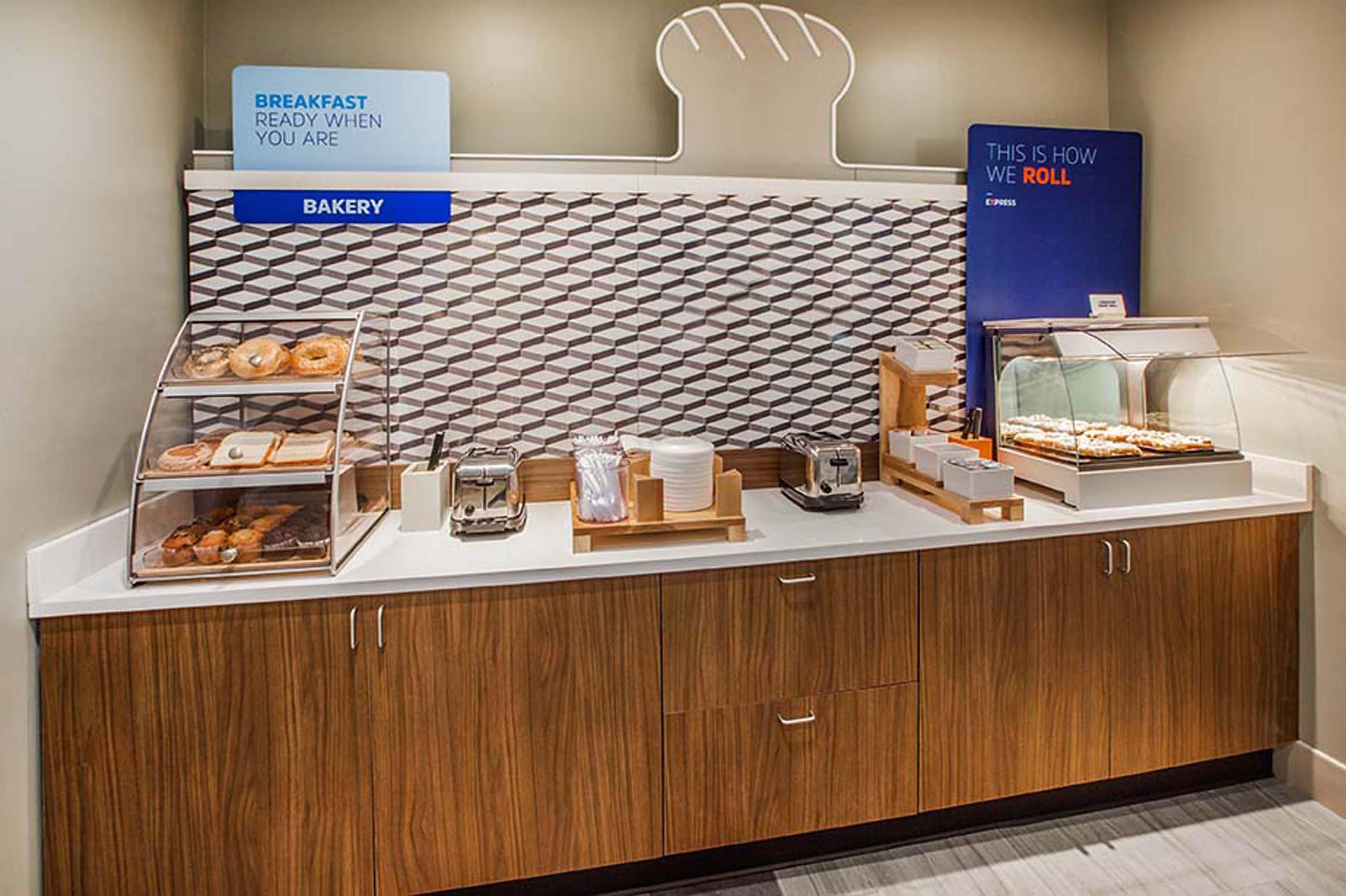 Holiday Inn Express Surprise By Ihg Buitenkant foto